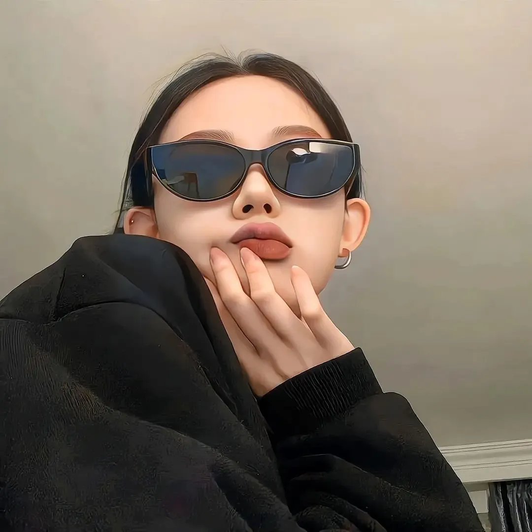 中央舞台：踮起脚尖